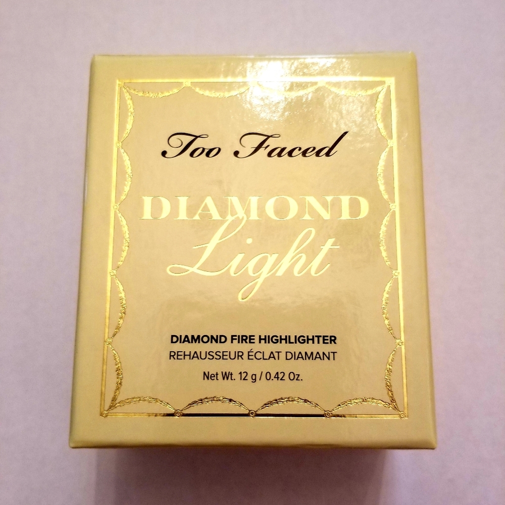 Too Faced Diamond Light highlighter